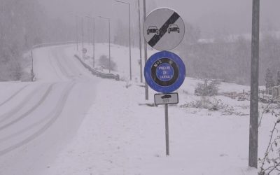 Transalpina, curățată de zăpadă: DRUMARII lucrează pe Rânca-Obârșia Lotrului
