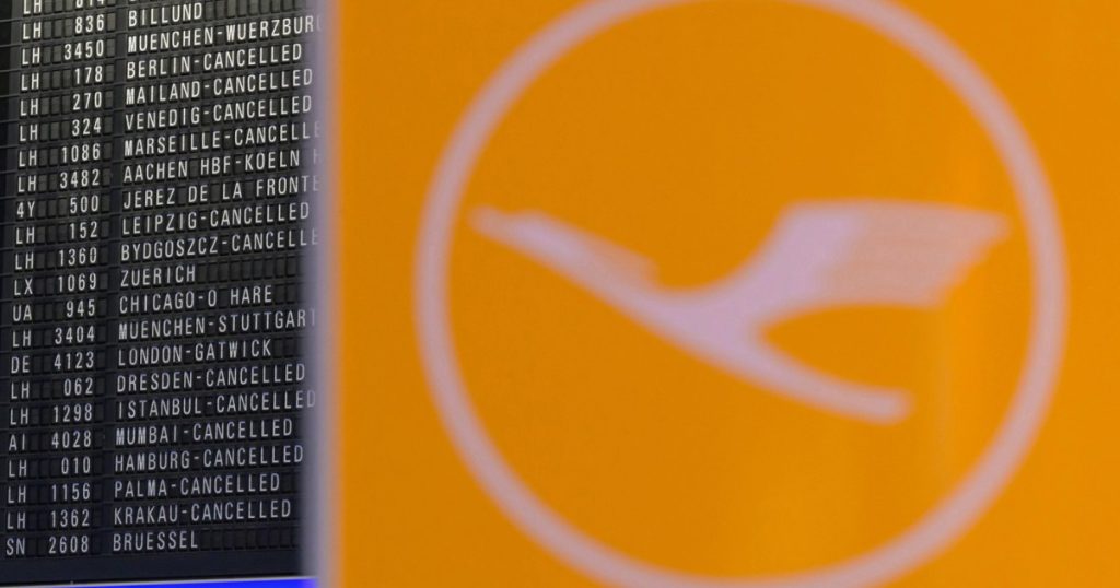 Lufthansa, paralizată de grevă: Sute de zboruri anulate, inclusiv spre România