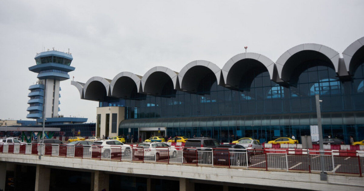 Otopeni: Aeroportul intră în era energiei verzi, parcul fotovoltaic se construiește