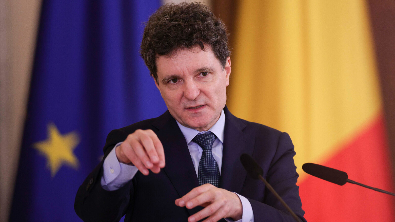 Nicușor Dan, apel la calm: Discuții cu liderii coaliției, despre retorica publică