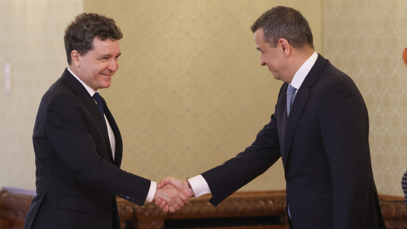 PSD exclude un guvern Bolojan: Lupte crâncene pentru putere
