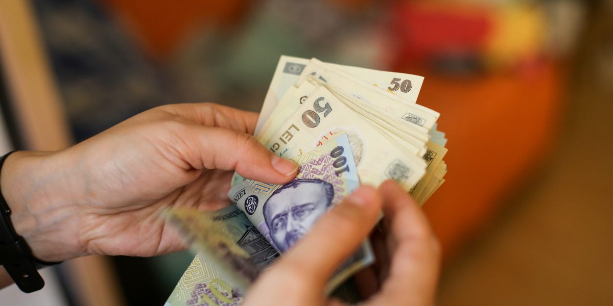 Alocațiile și indemnizațiile sociale intră mai devreme în aprilie, înainte de Paște Agenția Națională pentru Plăți și Inspecție Socială (ANPIS) a anunțat că, în această săptămână, între 6 și 10 aprilie, va efectua plata alocațiilor de stat pentru copii, a indemnizațiilor pentru creșterea copiilor și a stimulentului de inserție aferente lunii martie 2026