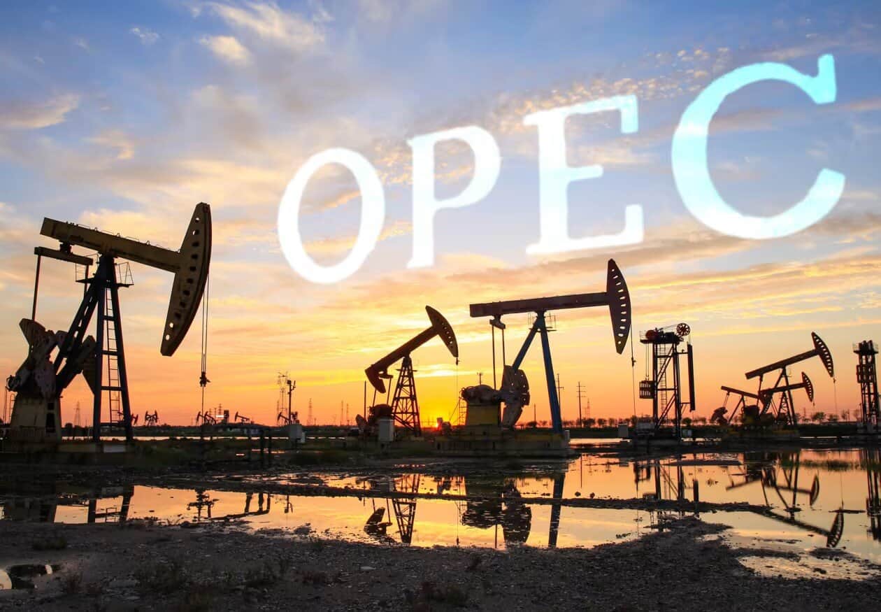 OPEC+ promite o creștere minoră a producției de petrol, în ciuda instabilității din Orientul Mijlociu MEMBRII OPEC+ au convenit, în principiu, să majoreze cotele de producție de petrol pentru luna mai, însă o astfel de decizie are mai degrabă un rol simbolic