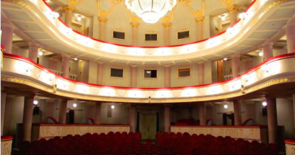 Tavan prăbușit peste un actor la Teatrul Național Iași, în timpul piesei