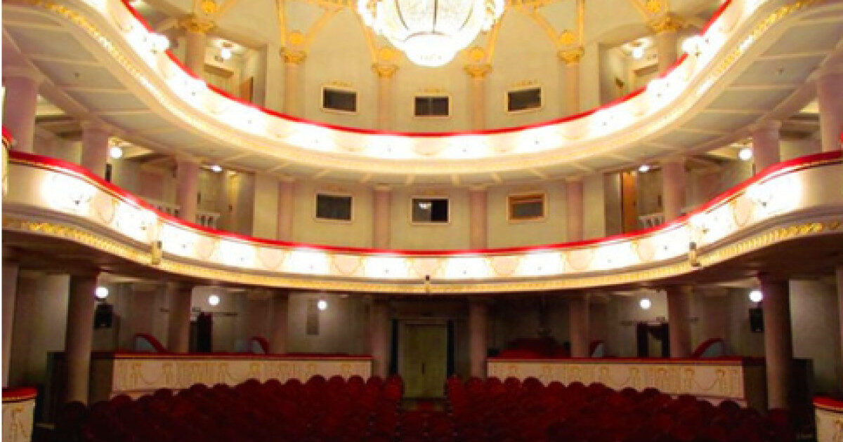 Tavan prăbușit peste un actor la Teatrul Național Iași, în timpul piesei