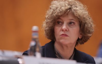 Oana Gheorghiu: Listarea companiilor de stat, o problemă falsă?