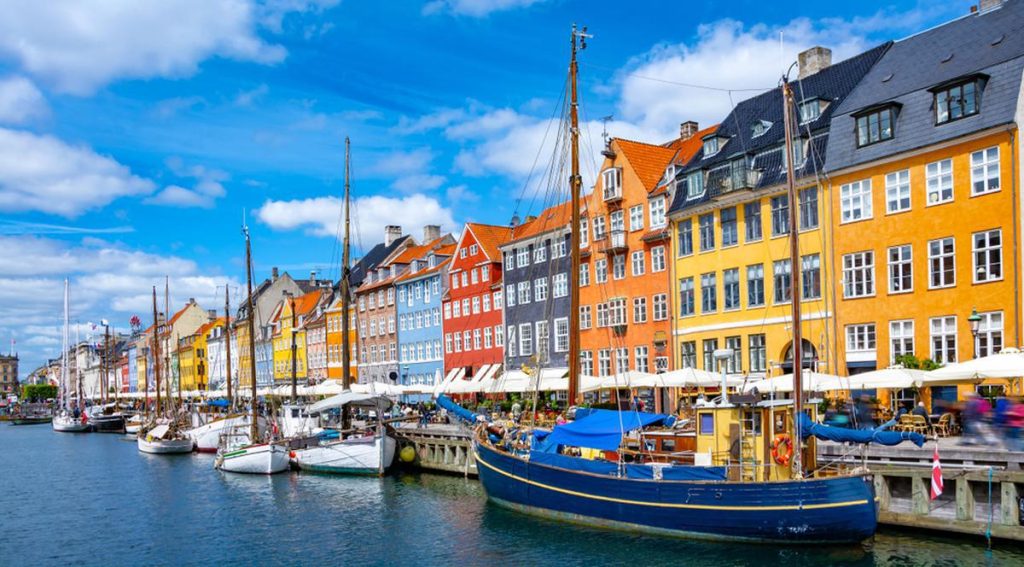 Copenhaga, destinația ideală pentru familiile cu copii, conform unui nou studiu Capitala Danemarcei, Copenhaga, a fost desemnată drept cea mai bună destinație europeană pentru familiile cu copii, conform unui clasament recent