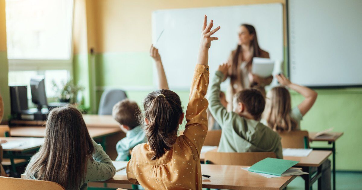 Când încep elevii școala după Paște? Câte săptămâni mai sunt până la vacanța de vară?