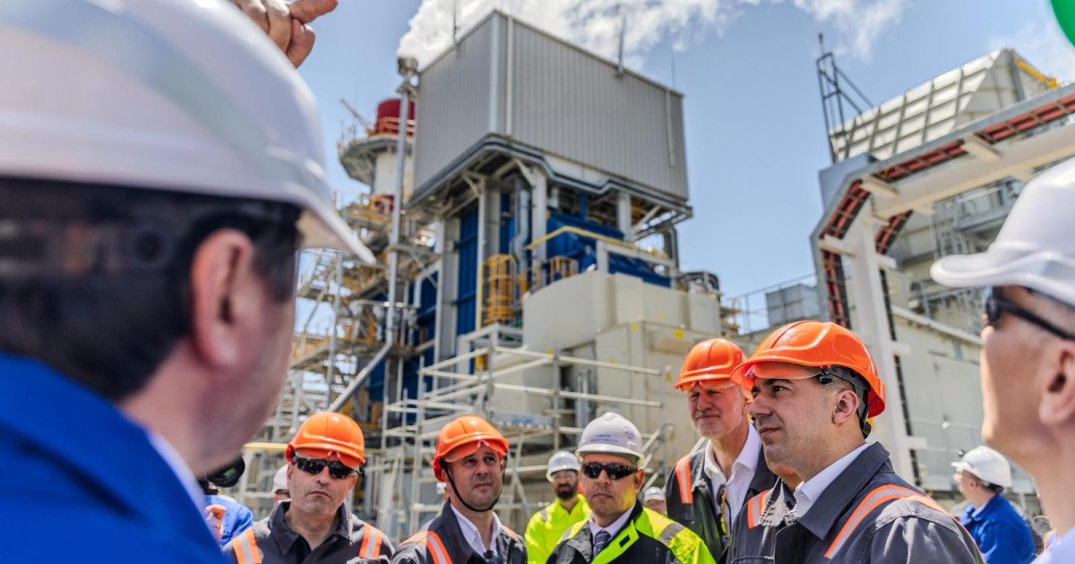 Petromidia a reluat producția la capacitate maximă, după lucrările de mentenanță Rafinăria PETROMIDIA, operată de ROMPETROL, și-a reluat activitatea și funcționează la capacitate maximă