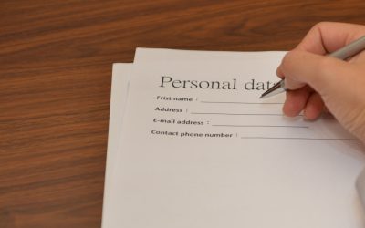 Ce înseamnă „First Name” și „Last Name”? Eroarea fatală a românilor online