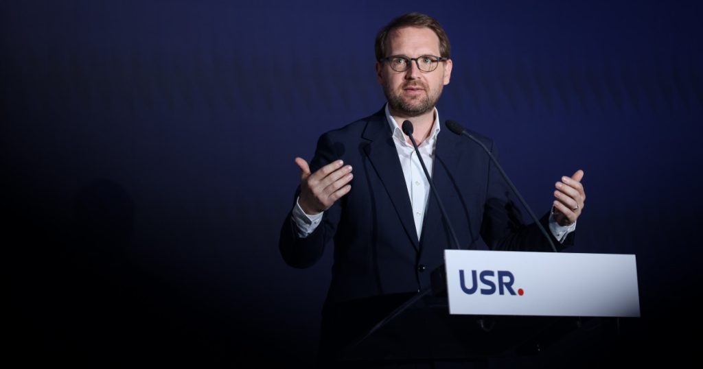 Ungaria celebrată de USR: „Bine ai revenit acasă” după alegeri