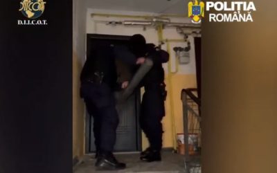 Rețea de traficanți, ridicată de polițiști: Vindeau droguri elevilor, cu reduceri