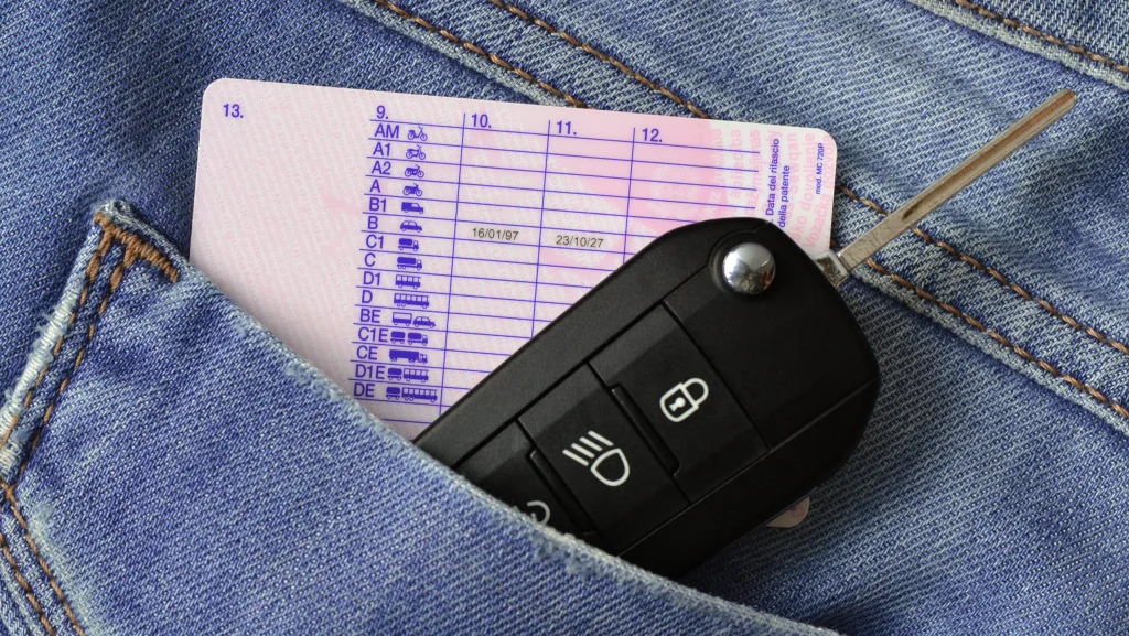 Șoferii prinși fără permis: Legea amendează drastic, nu doar viteza