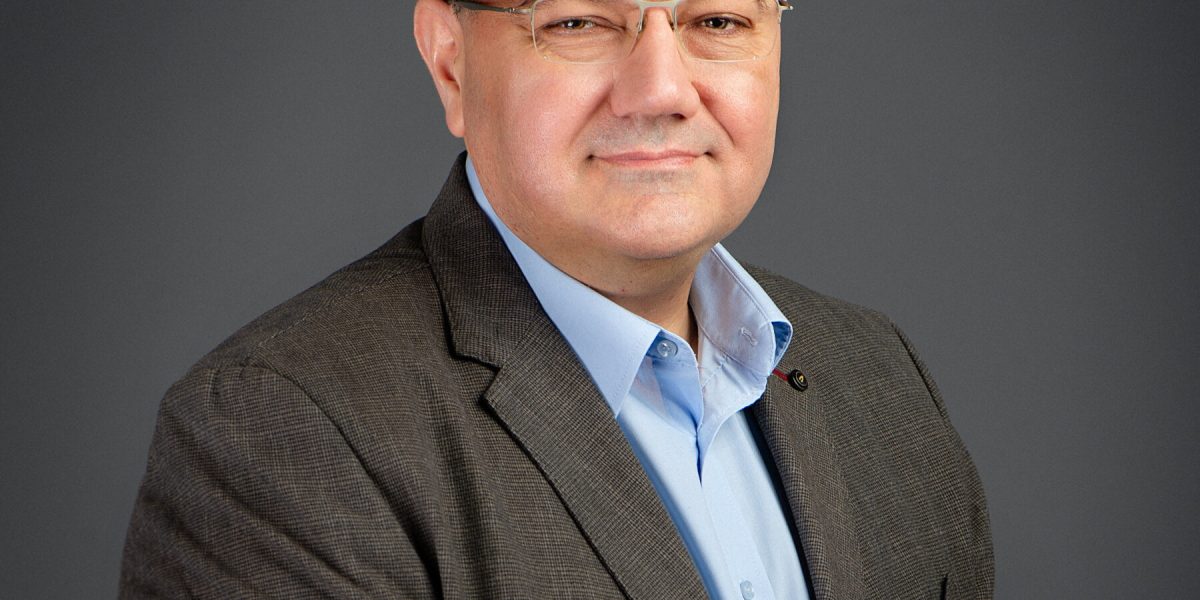 Conflictul din Orientul Mijlociu lovește puternic industria de inteligență artificială (AI), generând un șoc cu două tăișuri