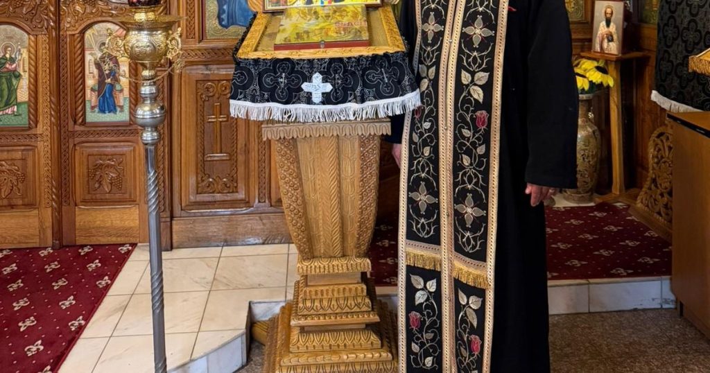 Preot în spital, de Paște. „De s-ar organiza gărzi, cum fac medicii, tot nu ar fi de ajuns”