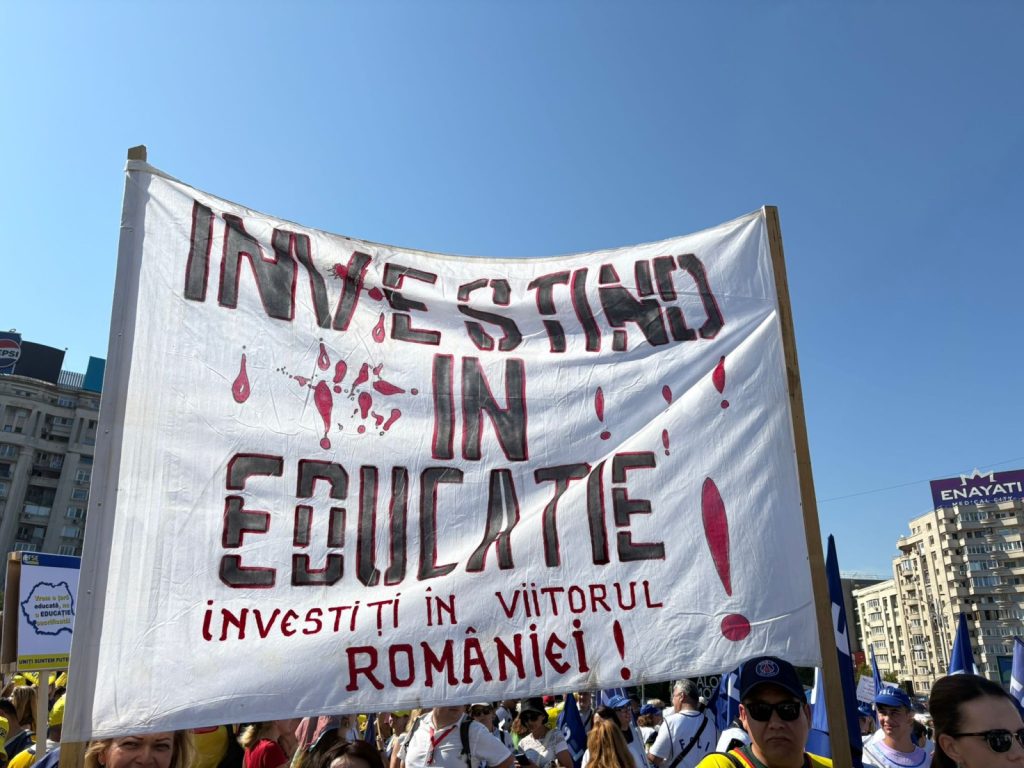 Ministerul Educației începe plata restanțelor salariale către profesori București – Ministerul Educației și Cercetării a demarat miercuri procesul de plată a diferențelor salariale și a dobânzilor aferente, stabilite prin hotărâri judecătorești definitive, pentru personalul didactic din învățământul preuniversitar