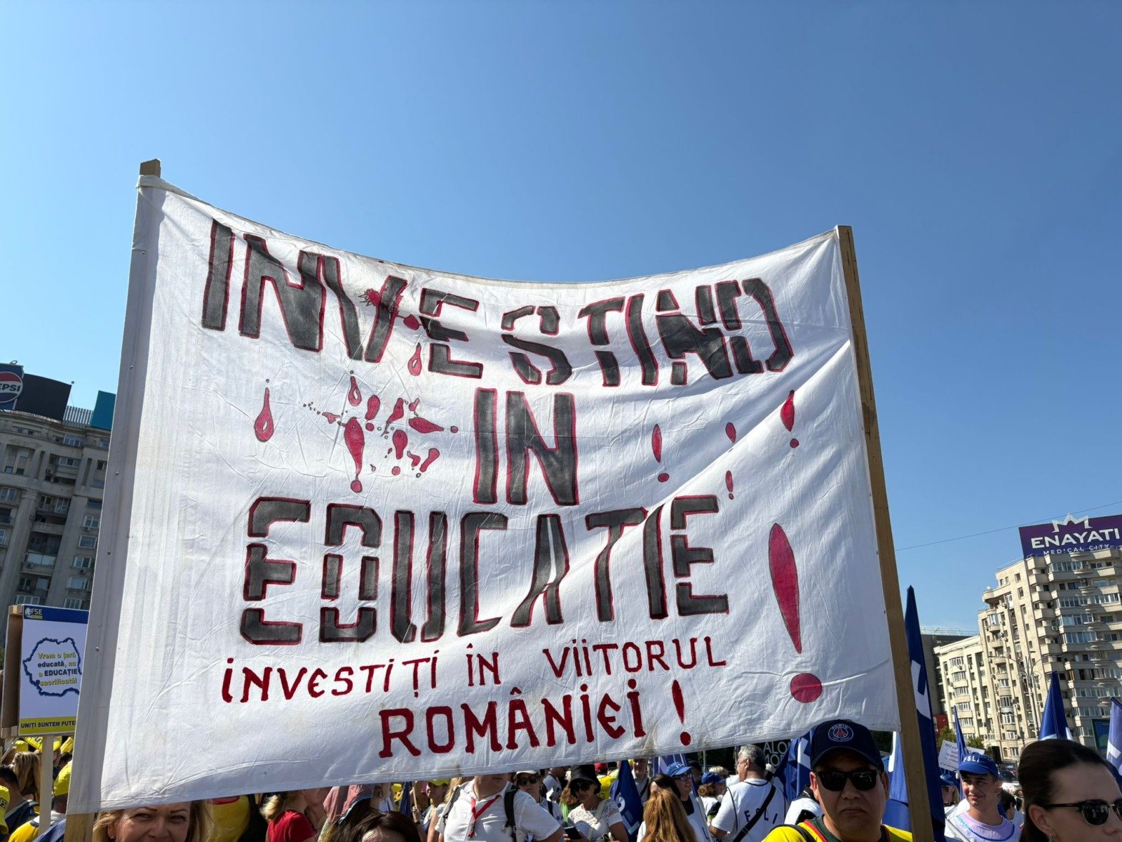 Ministerul Educației începe plata restanțelor salariale către profesori București – Ministerul Educației și Cercetării a demarat miercuri procesul de plată a diferențelor salariale și a dobânzilor aferente, stabilite prin hotărâri judecătorești definitive, pentru personalul didactic din învățământul preuniversitar