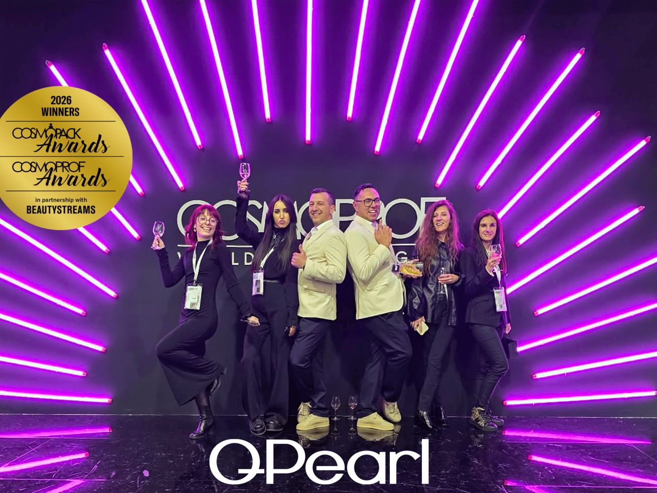 Compania ROMÂNĂ CAHM Europe, premiată la Cosmoprof Awards 2026 Compania românească CAHM Europe a obținut prestigiosul premiu Green & Organic la ediția din 2026 a Cosmoprof Awards, una dintre cele mai importante competiții care recunosc inovația în industria de beauty