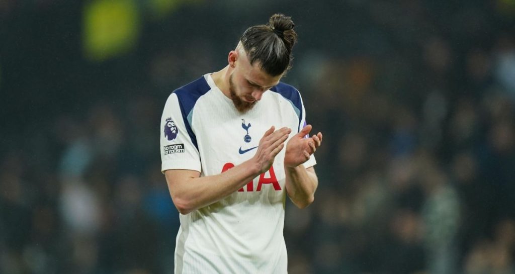 Dezastru Tottenham: Drăgușin, pe bancă la egalul din prelungiri! E pe loc retrogradare