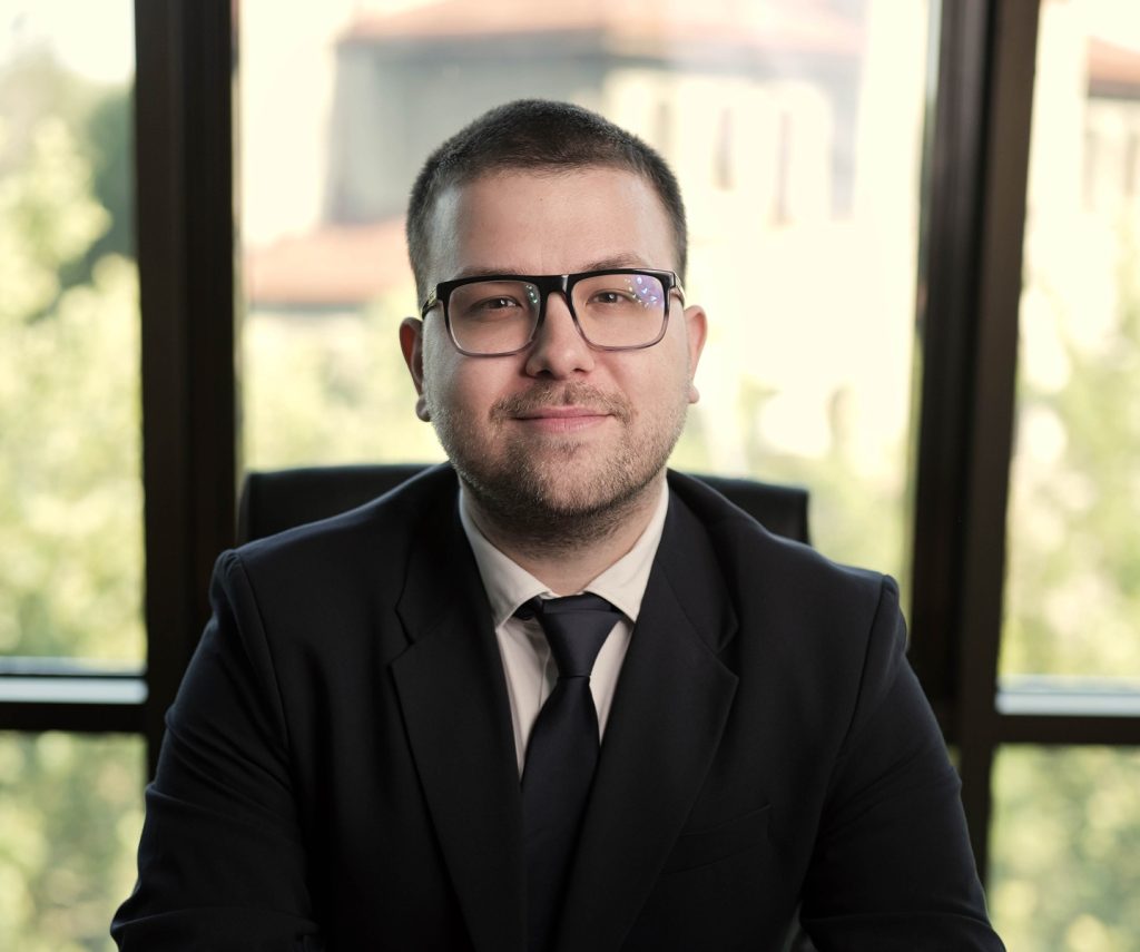 AUR în vremuri de război: Refugiu sigur sau risc major pentru investitori