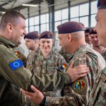 Militarii români din Bosnia, vizita-fulger a șefilor Apărării. România, lider UE