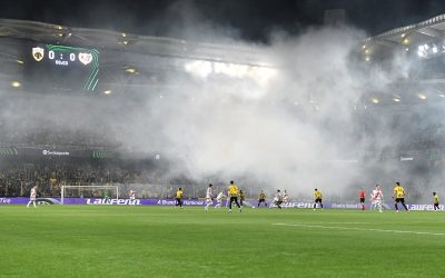 O „minune” din cartier în semifinale: Stadion vechi, gazon jalnic, bilete greu de găsit!