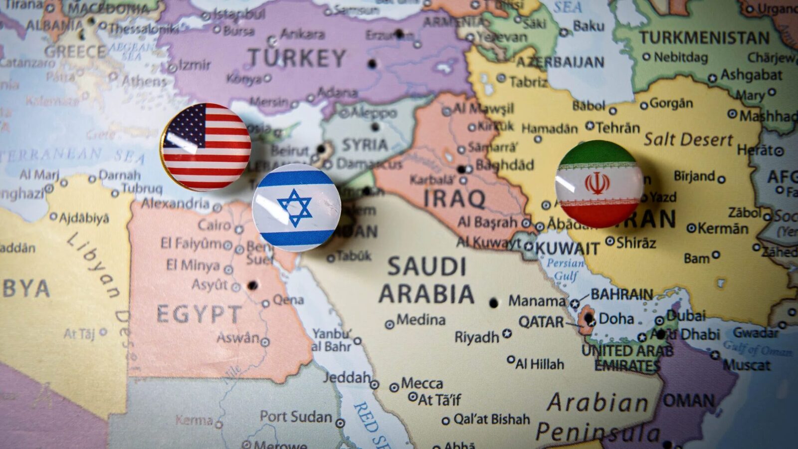 SUA sfidează Iranul: Navele americane, prin Strâmtoarea Ormuz, pentru libertatea navigației