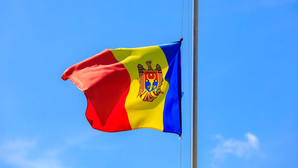 Numerar în creștere în Moldova: Retragerile de bani, mai mari ca depunerile