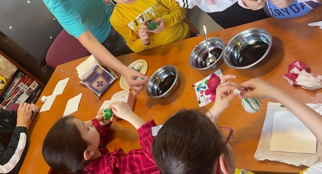 Primăria Sectorului 2, cheltuieli mari pe salarii, nu pentru copii protejați