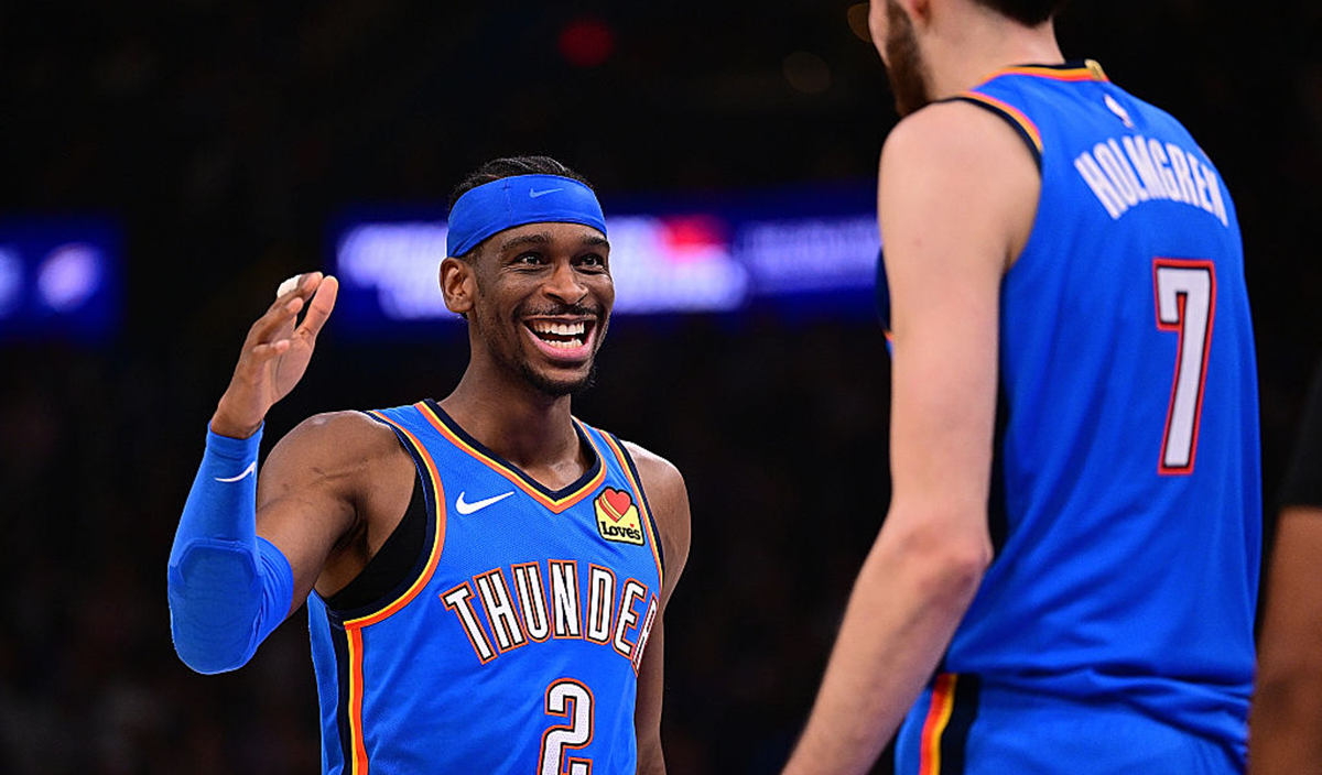 Oklahoma City Thunder a dominat categoric Los Angeles Lakers, impunându-se cu un scor zdrobitor de 123-87, profitând de absențele unor jucători cheie