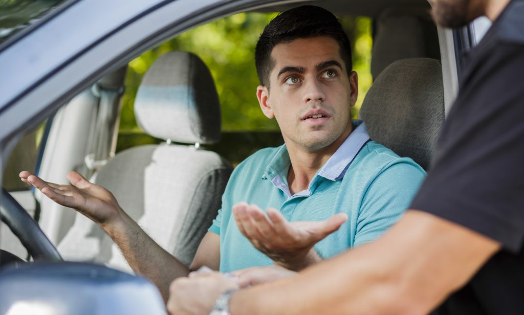 Șoferii, VÂNAȚI de Poliție: Dosar penal pentru cei interziși la volan