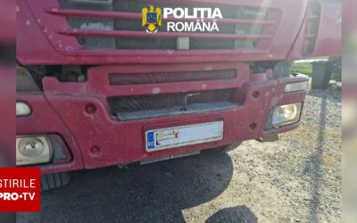 Un șofer din Bihor și-a acoperit numerele de înmatriculare cu bandă pentru a scăpa de taxa de drum. Ce a pățit