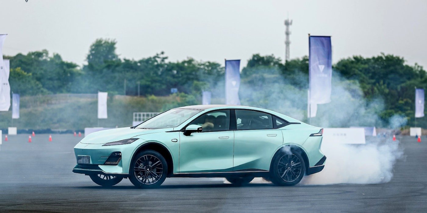 Viitorul electric: Bateriile solid-state promit autonomii de peste 1000 de kilometri Industria auto se pregătește pentru o revoluție tehnologică majoră: bateriile solid-state