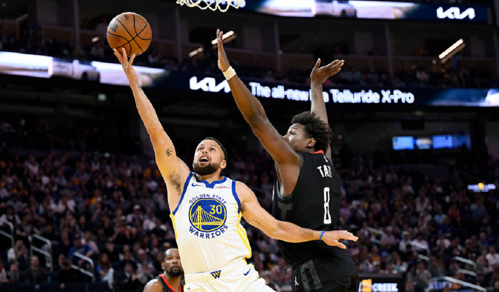 Rockets, victorie dramatică cu Warriors: I-au stricat lui Curry revenirea