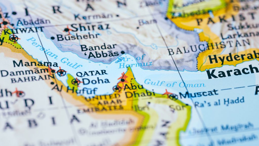 Economia, clătinată de Ormuz! BNR: Efecte de durată, riscuri mari pentru România