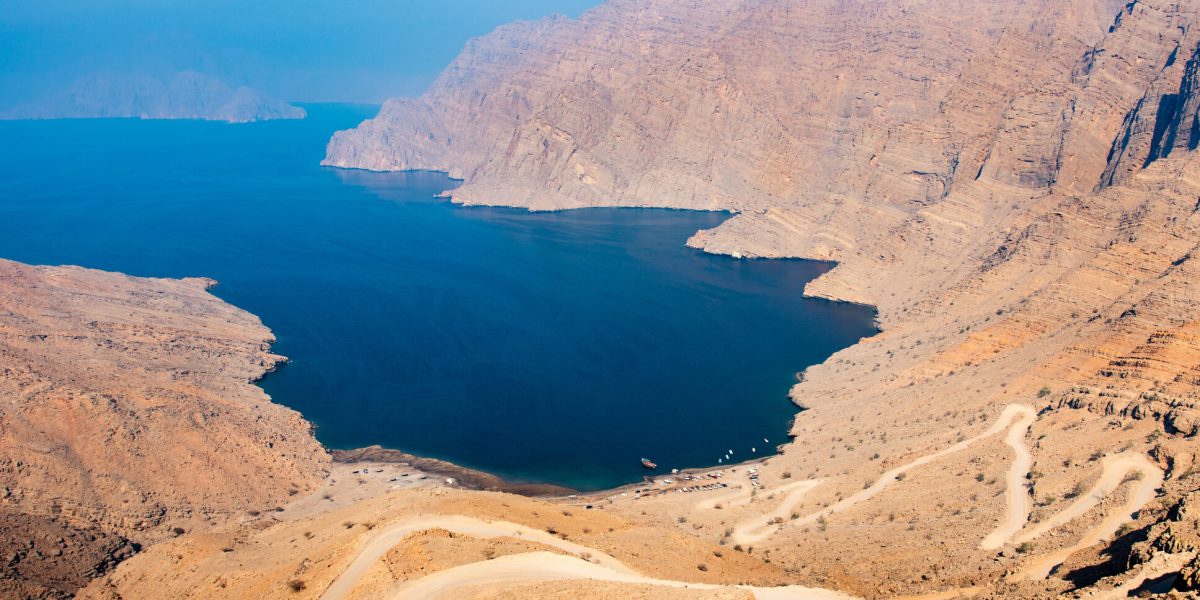 Iranul, furios pe SUA, închide Strâmtoarea Ormuz: Armistițiul, pe muchie de cuțit