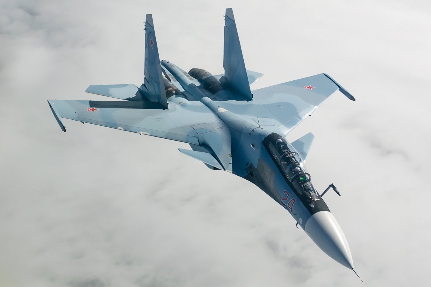 Un avion militar rusesc de tip Su-30 s-a prăbușit vineri în Crimeea, peninsula ucraineană anexată ilegal de Rusia, în timpul unui zbor de antrenament