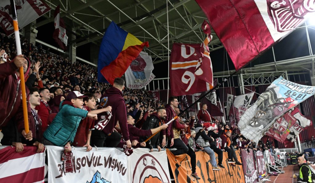 Rapid București, umilit pe teren propriu: Fanii și-au pierdut răbdarea după înfrângerea cu U Cluj București, 25 septembrie 2024 – După o nouă prestație dezamăgitoare pe teren propriu, Rapid București a suferit înfrângerea în fața Universității Cluj, scor 1-2