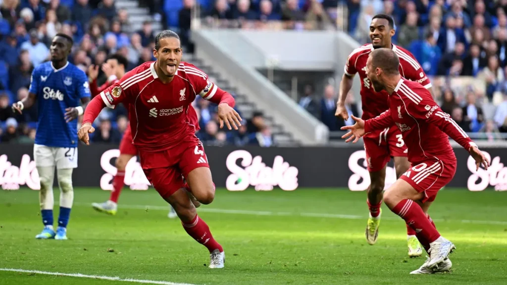 Szoboszlai a 100. PL-meccsén a 100. percben adott gólpasszt, a Liverpool megnyerte a városi derbit