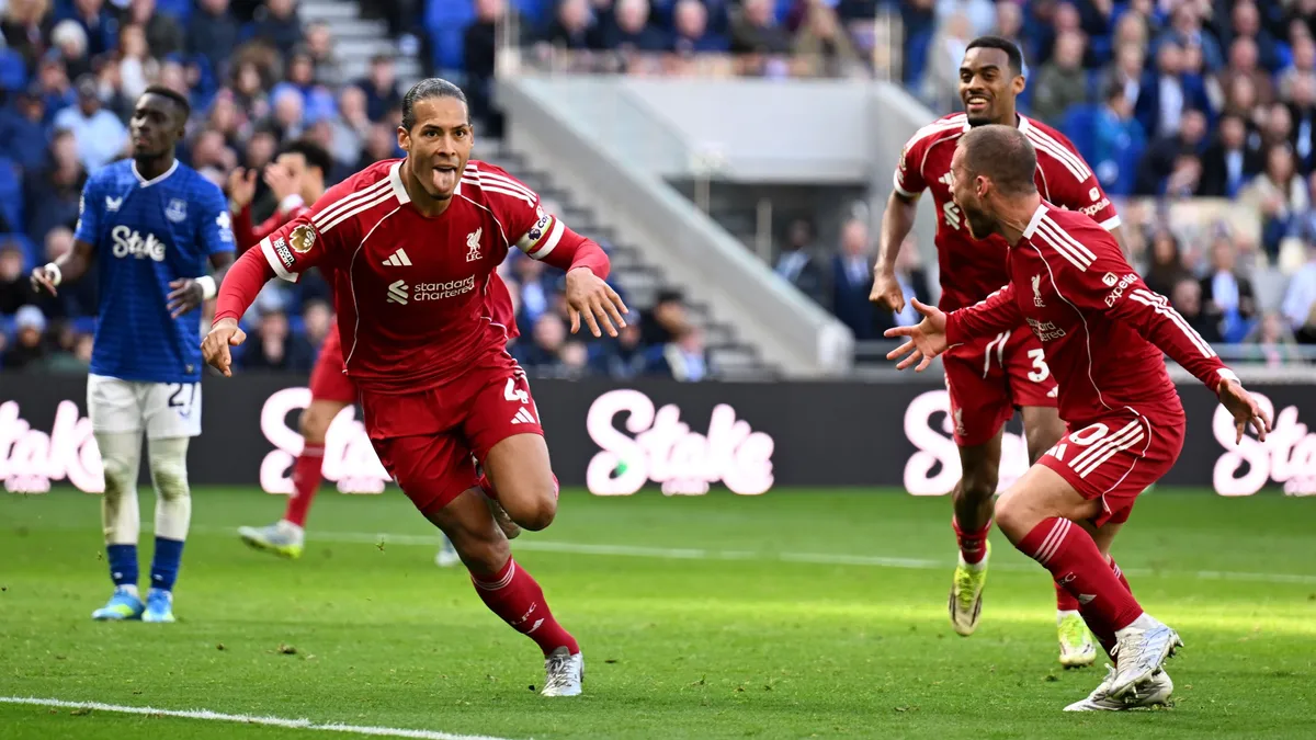 Szoboszlai a 100. PL-meccsén a 100. percben adott gólpasszt, a Liverpool megnyerte a városi derbit