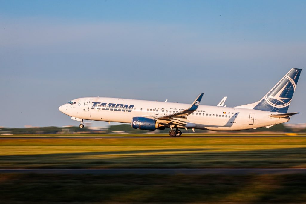Atenție, vacanță mai scumpă! TAROM majorează biletele cu 20%