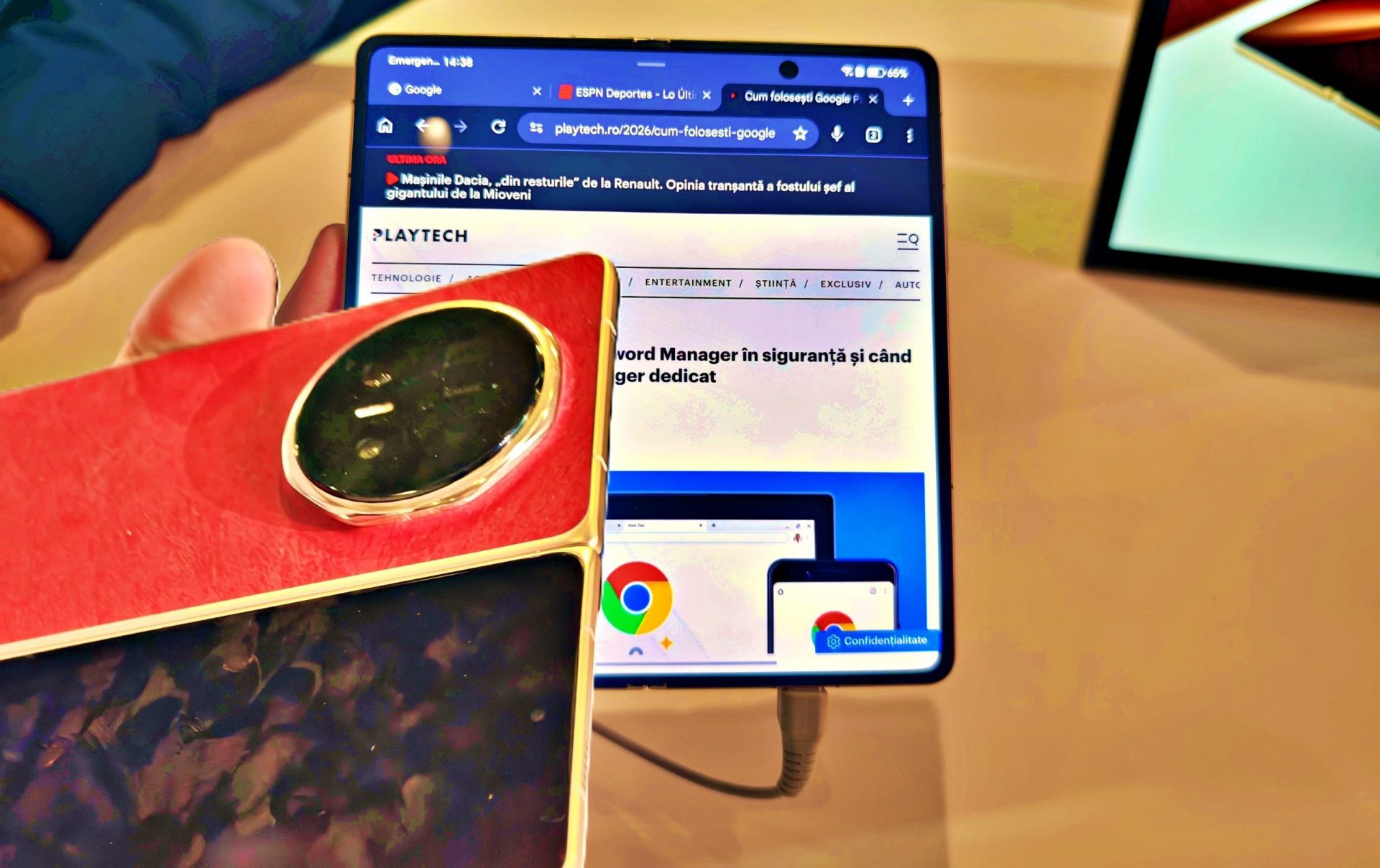 Industria telefoanelor pliabile a evoluat spectaculos, cu modelele actuale, cum ar fi SAMSUNG Galaxy Z Fold 7 sau HONOR Magic V6, remediind multe dintre neajunsurile generațiilor anterioare