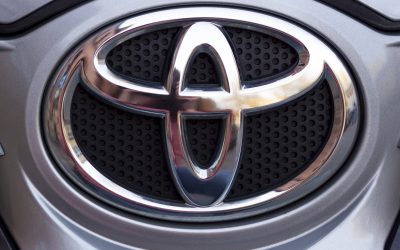 Toyota dă lovitura: Sedan electric sub prețul Dacia Duster, cu autonomie de 600 km