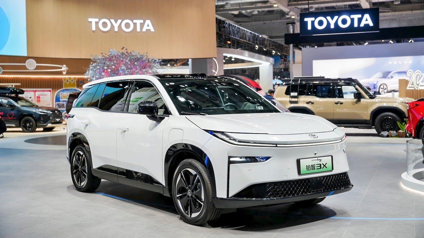 Toyota bZ3X: Secretul prețului mic stă în China Toyota a reușit să lanseze în China un SUV electric atractiv, bZ3X, cu un preț de aproximativ 15.000 de dolari