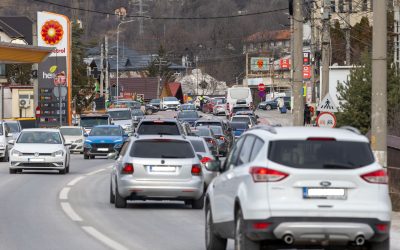 Cozi infernale pe Valea Prahovei: DN1 și DN7 blocate. Poliția dă rute ocolitoare