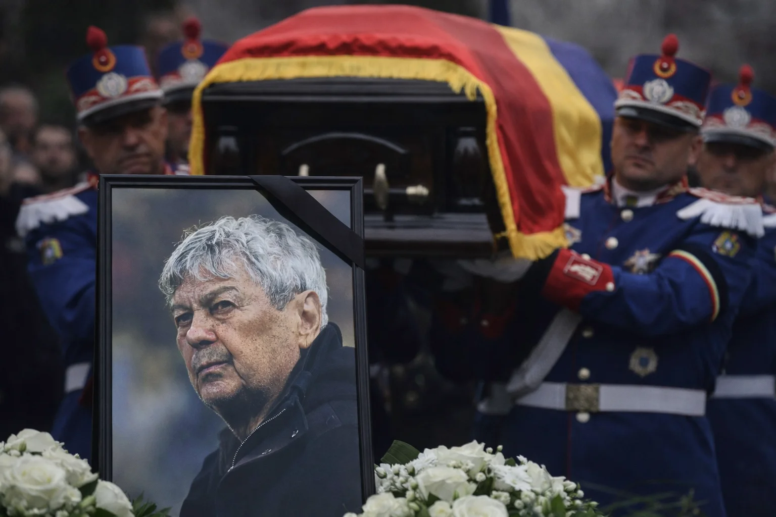 Lucescu, condus pe ultimul drum la București: Sfârșitul unei legende