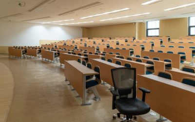 București: Peste 2.200 de români trecuți de 40 ani, studenți la Universitate