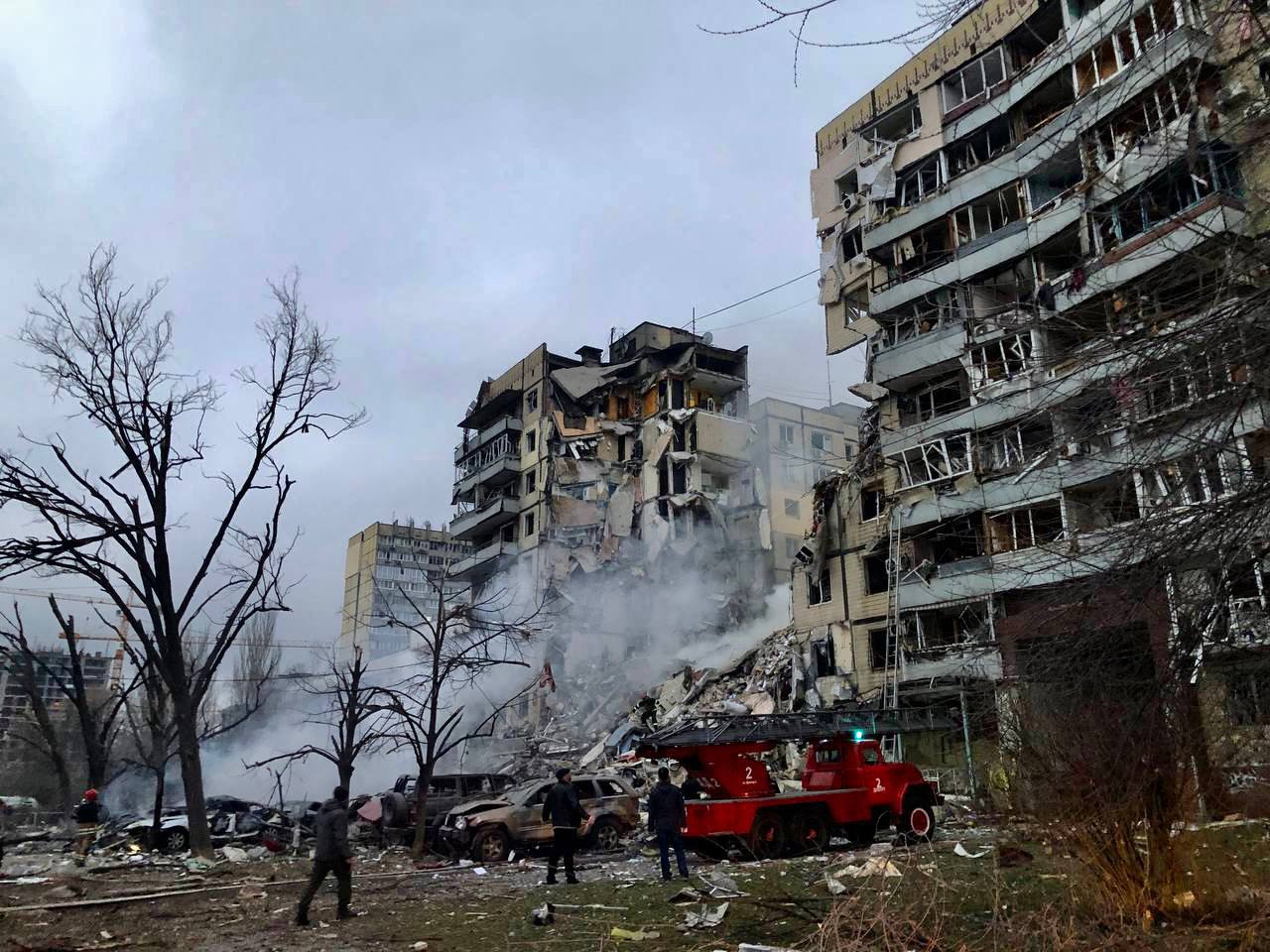 Două persoane și-au pierdut viața și alte trei au fost rănite în urma unor atacuri aeriene rusești asupra unor districte din regiunea Dnipro, în estul Ucrainei