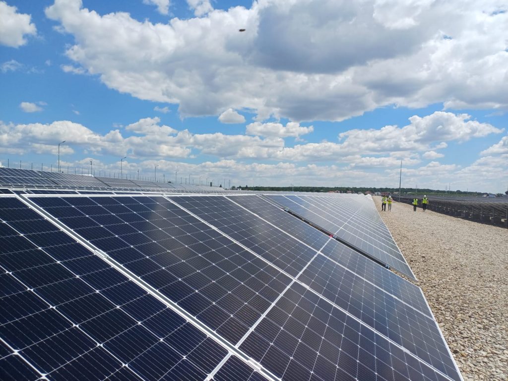 Băieții „deștepți” din energie, parcuri SOLARE pe OLX: Vânzare cu avize! Autoritățile, pe urmele lor