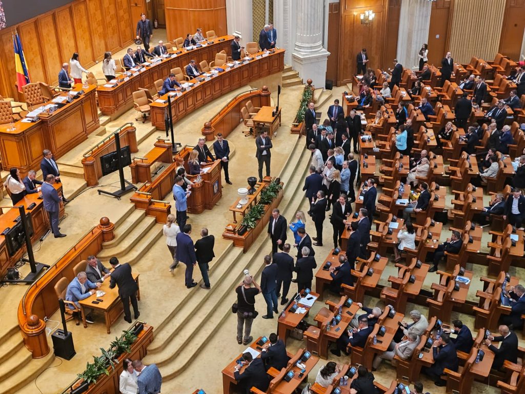 Moțiunea, blocată de opoziție: Cum se filmează Pace și ce vrea AUR